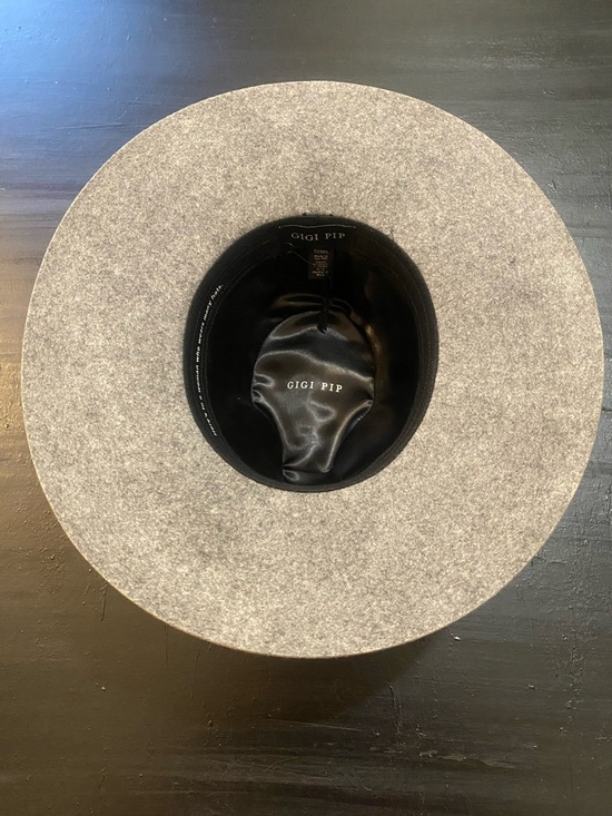 NWOT Gigi Pip: Wool hat & vegan leather band main image 9